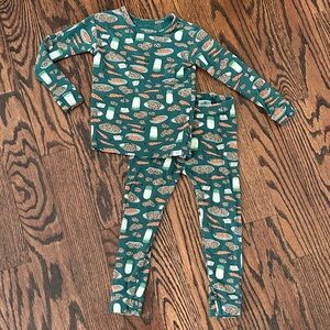 GAP Kids green Pajama Set with Milk and Cookies Print